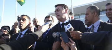 Bolsonaro diz que gratuidade de bagagem prejudicaria pequenas aéreas