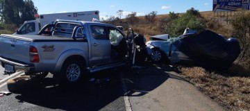 Acidente deixa mortos e feridos na BR-262