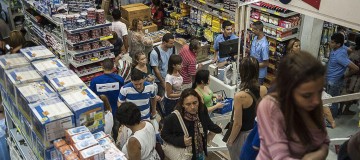 Confiança empresarial tem primeira alta desde janeiro, diz FGV