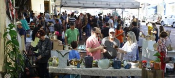 Mercado de Pulgas acontece neste domingo (4)