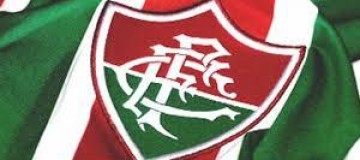Fluminense vence Corinthians e escapa da zona de rebaixamento