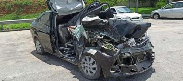 Cantor sertanejo morre após carro bater em traseira de caminhão