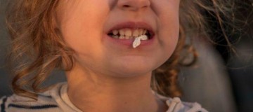 Menina de 3 anos morre após engasgar com chiclete em shopping