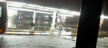 Uberlândia registra alagamentos durante chuva