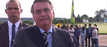 Senadores e deputados reagem à ofensa de Bolsonaro a repórter