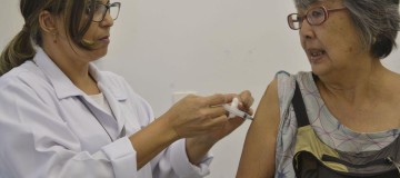 Campanha de vacinação contra gripe terá drive thru para idosos no Rio