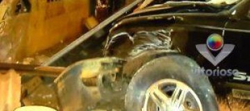 Menores batem carro furtado em muro após perseguição em Uberlândia
