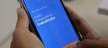 Caixa paga 3ª parcela de auxílio a beneficiários do Bolsa Família