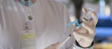 Vacinação contra gripe acontece até o fim do mês