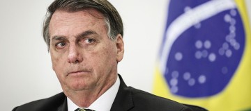 Bolsonaro confirma que testou positivo para Covid-19