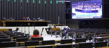 PEC que torna Fundeb permanente deve ser analisada hoje
