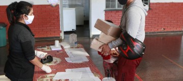Prefeitura inicia entrega de kits escolares