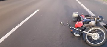 Motociclista morre ao bater veículo em poste em Uberlândia