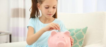 Dia das Crianças: dar mesada para os filhos é uma boa ideia?