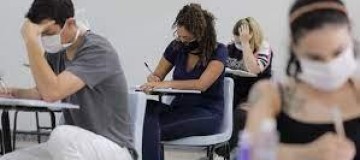 A um mês do Enem 2022, é preciso desacelerar, avaliam especialistas