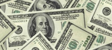 Dólar abre em alta nesta segunda-feira