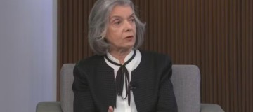 Cármen Lúcia é eleita presidente do TSE pelos próximos dois anos