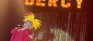 Premiado espetáculo presta homenagem a Dercy Gonçalves