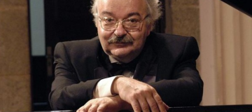 Projeto Sextas Musicais recebe tributo ao pianista Luiz de Moura Castro