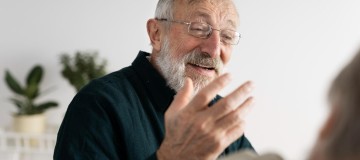 Surdez em idosos: impactos e manejo multidisciplinar na terceira idade