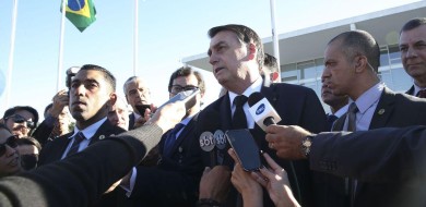 Bolsonaro diz que gratuidade de bagagem prejudicaria pequenas aéreas