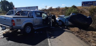 Acidente deixa mortos e feridos na BR-262