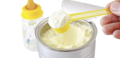 Alimentos para bebês têm muito açúcar, alerta a OMS