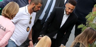 Delegada encerra investigações sobre caso Neymar