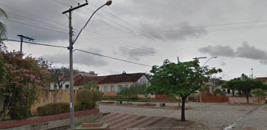 Mulher é estuprada sob mira de faca dentro da própria casa