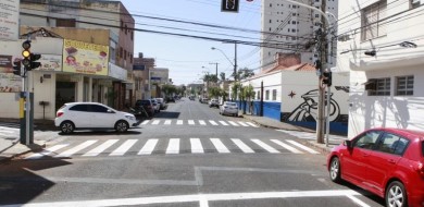 Semáforo em cruzamento no Centro começa a operar neste sábado (20)