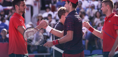 Bruno Soares vence Novak Djokovic nas duplas do Aberto de Tóquio
