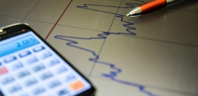 Previsão de crescimento da economia sobe para 0,87% neste ano