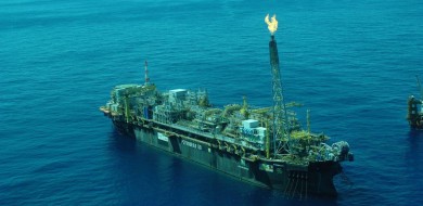 Rompimento de amarra interrompe produção de plataforma da Petrobras