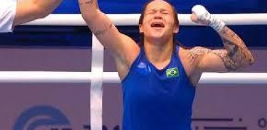 Brasileira conquista medalha inédita no Mundial de Boxe