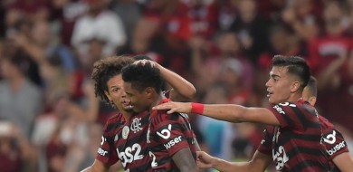 Flamengo vence Atlético Mineiro e amplia vantagem no Brasileiro