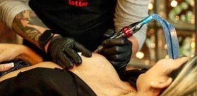 Projeto oferece tatuagem de aréola em mulheres que tiraram a mama