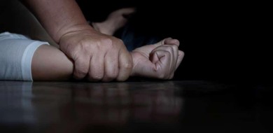 Adolescente, de 13 anos, denuncia pai e mãe por estupro em Uberlândia