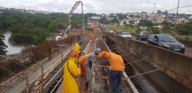 Ponte Cícero Naves recebe mais uma etapa de concretagem