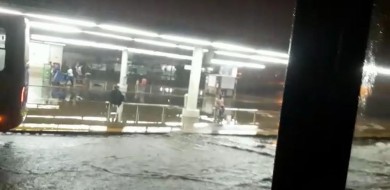 Uberlândia registra alagamentos durante chuva