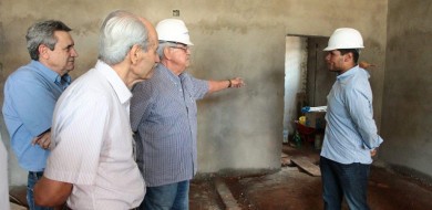 Líder do Executivo visita obra de ampliação da UAI Planalto