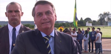 Senadores e deputados reagem à ofensa de Bolsonaro a repórter