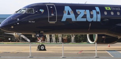 Azul anuncia suspensão de vários voos internacionais