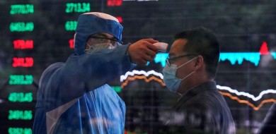 Bolsas da China fecham em baixa, mas perdas são limitadas