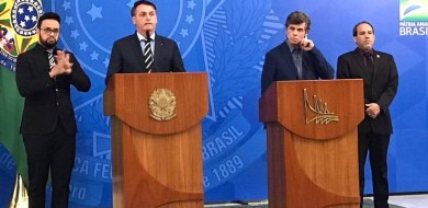 Bolsonaro faz pronunciamento após demitir Mandetta
