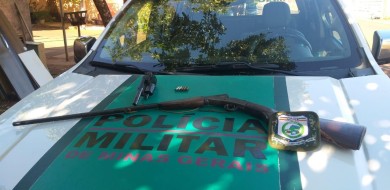 Homem é preso com revólver, espingarda e munições em Cachoeira Dourada