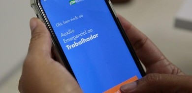 Caixa paga 3ª parcela de auxílio a beneficiários do Bolsa Família