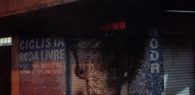 Incêndio criminoso é registrado em bicicletaria de Araguari