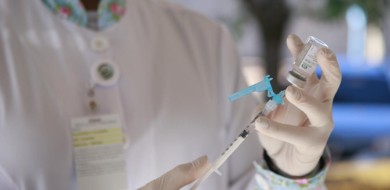 Vacinação contra gripe acontece até o fim do mês