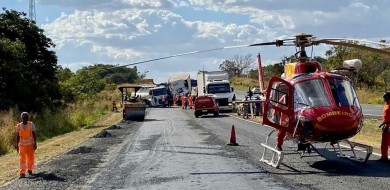 Acidente entre cinco veículos pesados deixa 4 feridos na BR-050; um grave