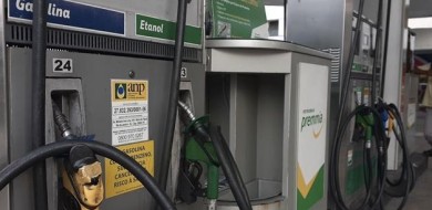Etanol será vendido direto das usinas para os postos, diz Bolsonaro